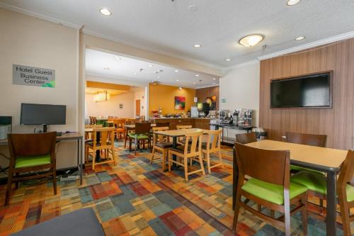 餐飲選擇, 大瀑布城費爾菲爾德客棧 (Wingate by Wyndham Great Falls) in 大瀑布市 (MT)