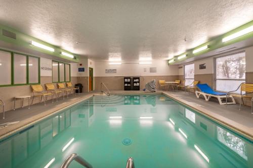 泳池, 大瀑布城費爾菲爾德客棧 (Wingate by Wyndham Great Falls) in 大瀑布市 (MT)