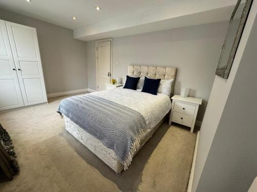 Brentford Guest Rooms