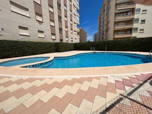 Peldbaseins, Vistas al mar in Miramar