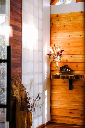 The Rosewood Cottage - Sauna, Soak, and Luxury in Fairview, USA