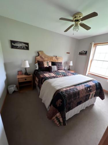Relaxing Retreat in the Heart of the Finger Lakes!- Dog Friendly and Hot tub in Springwater, USA