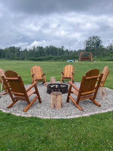 Relaxing Retreat in the Heart of the Finger Lakes!- Dog Friendly and Hot tub in Springwater, USA