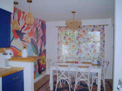 Luv Happii House in Country Club Hills, USA