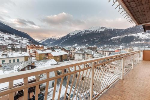 Centre of Old Town, Fully Renovated, Amazing Views & Car Park Bormio