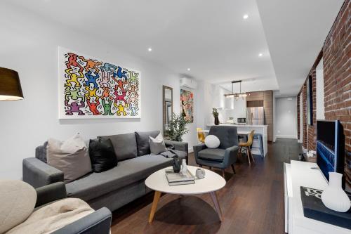 2 bedrooms, 10 beds