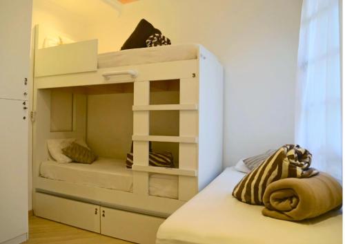 1 twin bed