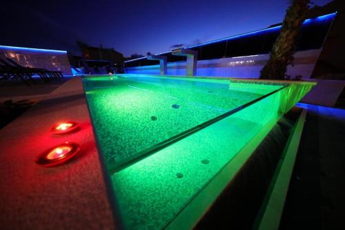Apartment with Pool View  image 2