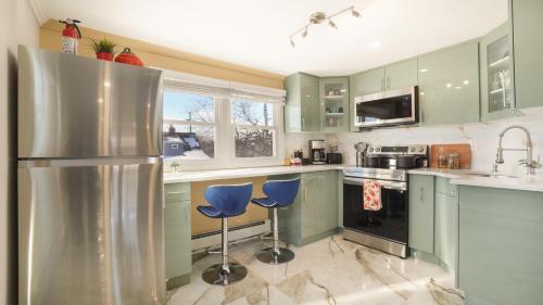 The Mod Pad! 15 min from Airport in Valley Stream, USA