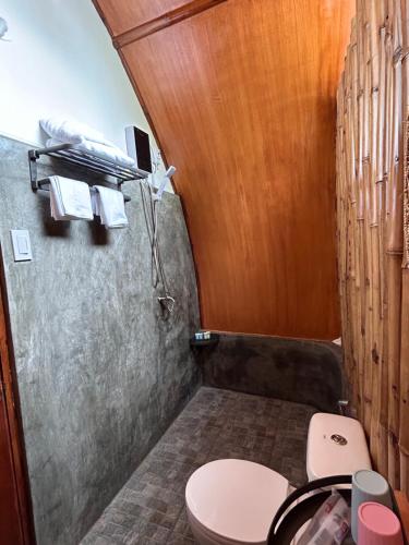 East Holiday Resort Moalboal, Moalboal