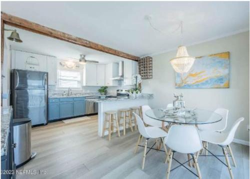 Kitchen, Pelicans Perch in Vilano Beach