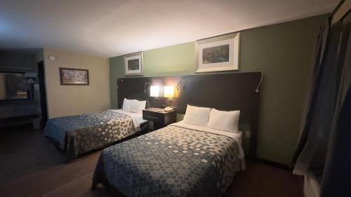Queen Room with Two Queen Beds - Non-Smoking