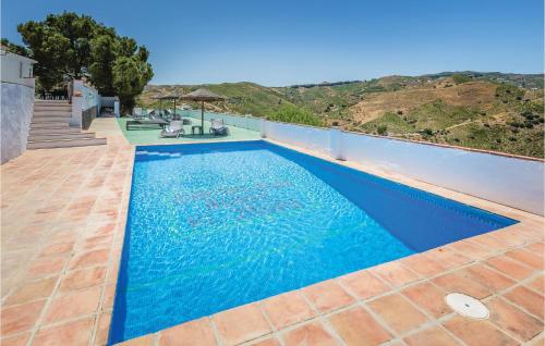 Stunning home in El Borge with 3 Bedrooms, WiFi and Outdoor swimming pool - Borge