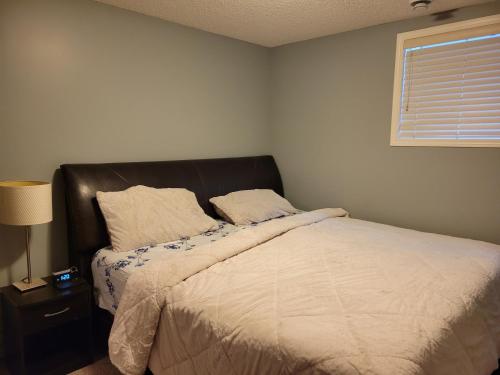 Cozy 2-Bedroom Basement Suite Retreat Calgary, Calgary, Alberta
