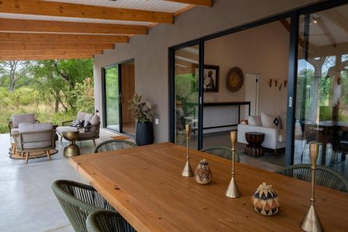 Nomads Den Private Villa with Heated Pool on Hoedspruit Wildlife Estate Riverbed