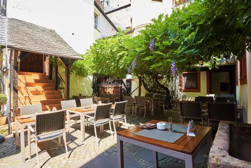 Hotel Doctor Weinstube 5