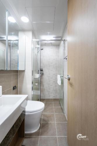 Residence with a beautiful high-rise view of Infinity Pool