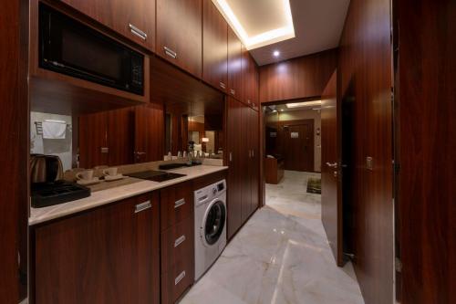 Msharef Al Moden Suites in Anqarah