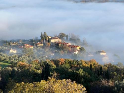 PANORAMA TERAZZA CON JACUZZI in Chianni