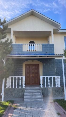 Luxury-Family-Cottage