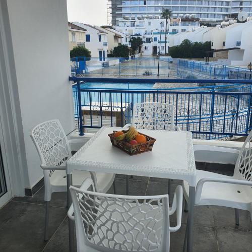 G&E Harbour Apartments in 폴리스