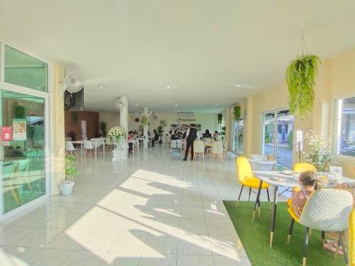 Food and beverages, Ioon Resort ไออุ่นรีสอร์ท in Saraburi