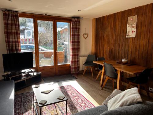 Lovely 2 Bed Apartment in Morzine with garden