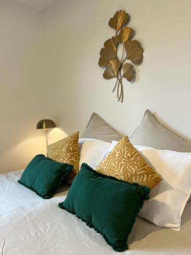 2 twin beds