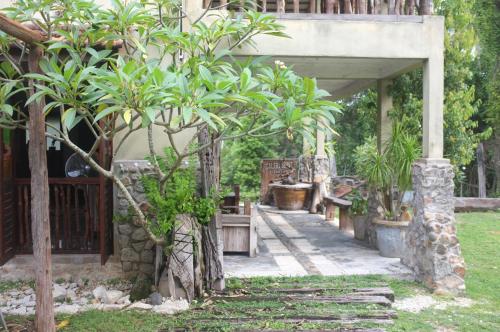 Sepat Village House by the Beach