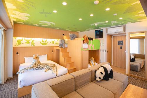 Superior Room (6 Adults) - Zoo Theme