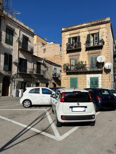 Double or Twin Room with Private Bathroom image 4