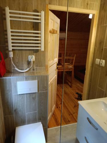 ฝักบัว, Apartament Wylatkowo - Powidz in ชิโบรชิน