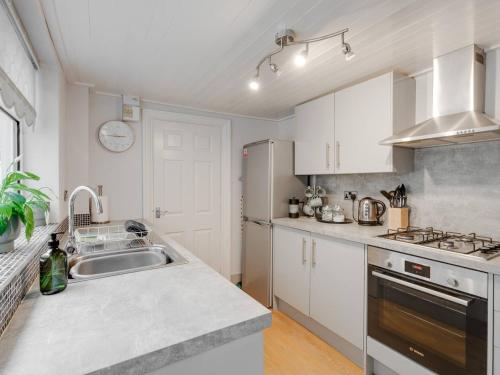 Facilities, Ivy House, 3 Bed House, Parking - Pass the Keys near Croxteth Hall & Country Park