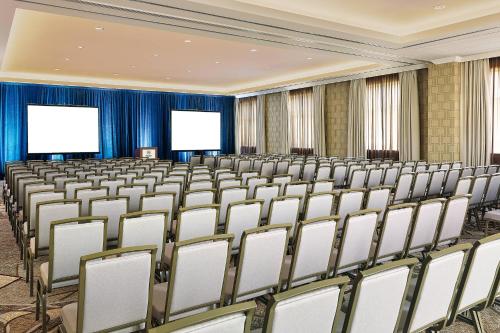Sheraton Hotel Stonebriar - image 10