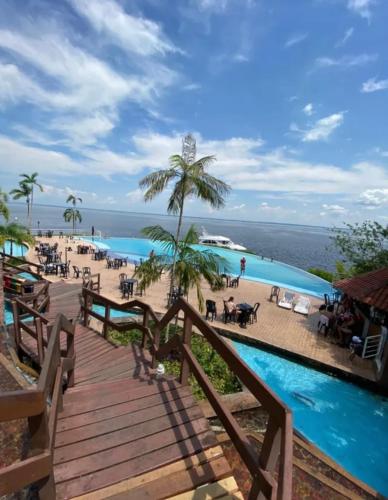 Tropical Executive Hotel APT 606 in 河濱