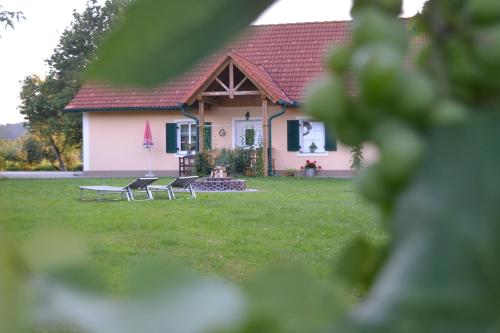 Gästehaus Taucher, Pension in Bad Blumau bei Neudau