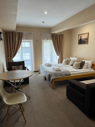 1 queen bed