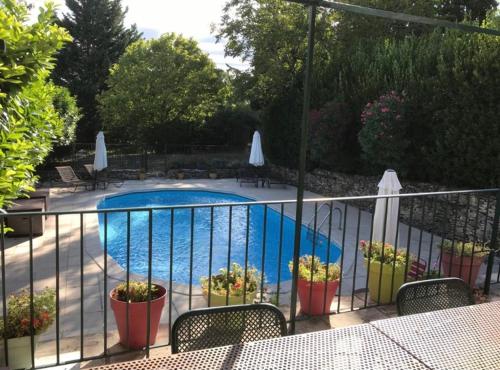 Petit mas en pays de l'Uzège (Petit mas en pays de l'Uzege) in Saint-Jean-de-Ceyrargues