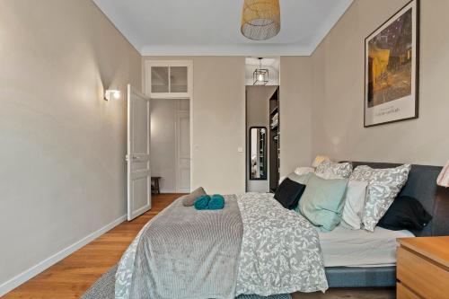Nice Renting - DABRAY - Chic & Spacious Apartment in the Heart of Nice - Prime Location Near Attractions, Nice (photo 7)