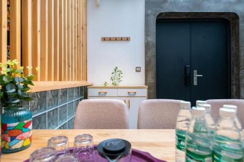 Shanghai Hills&XING 132 Family Homestay with 2 Bedrooms Near Mid Huaihai Rd and Metro Line 1&14, Shanghái (foto 5)