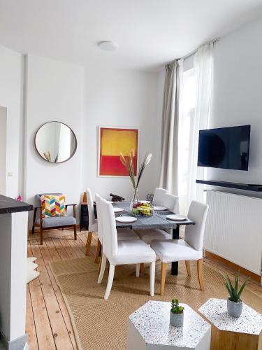 New Cozy Apartments In Porte de HAL