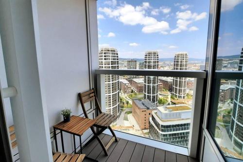 City view from 27th floor, free parking, keyless, Bratislava (fotografie 6)