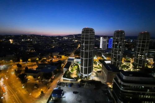 City view from 27th floor, free parking, keyless, Bratislava (fotografie 9)