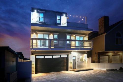 Luxury Beach Home - Steps to the Sand, Game Room, Firepit, Deck in Oxnard, USA