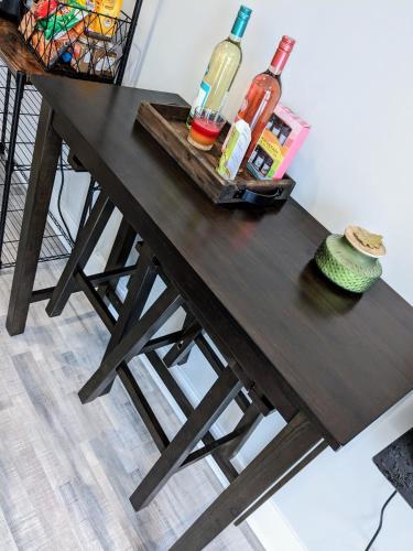 2BR-2BA Luxy Dendrobium Oasis, Pet Friendly, Family Friendly, Free Parking & Balcony in Philadelphia, USA