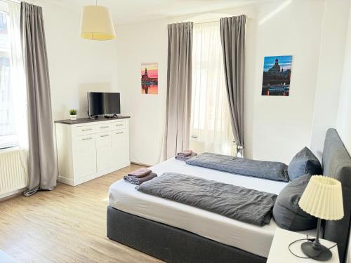 Apartment 4 image 3