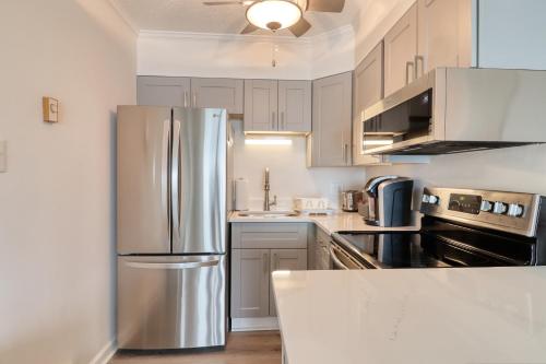 Oceanfront: Beach, Sand and Views at Coral Reef! Oceanfront: Beach, Sand and Views at Coral Reef!