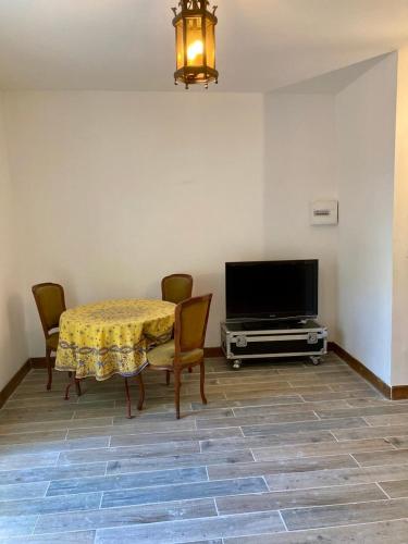 Зручності, Charmant studio terrasse 25min Aéroport CDG (Charmant studio terrasse 25min Aeroport CDG) in Сан-Бріс-су-Форе