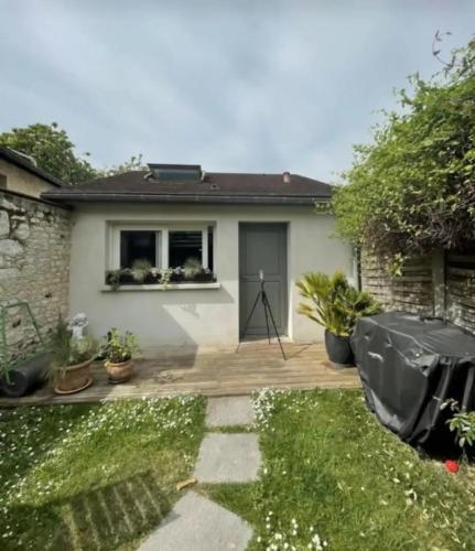 le prieuré reposant (le prieure reposant) in Limetz-Villez