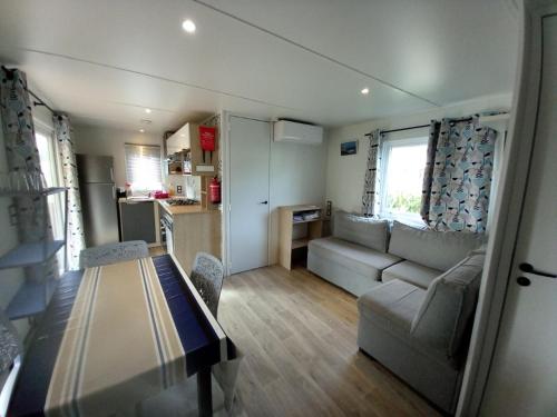 2 bedrooms, 4 beds